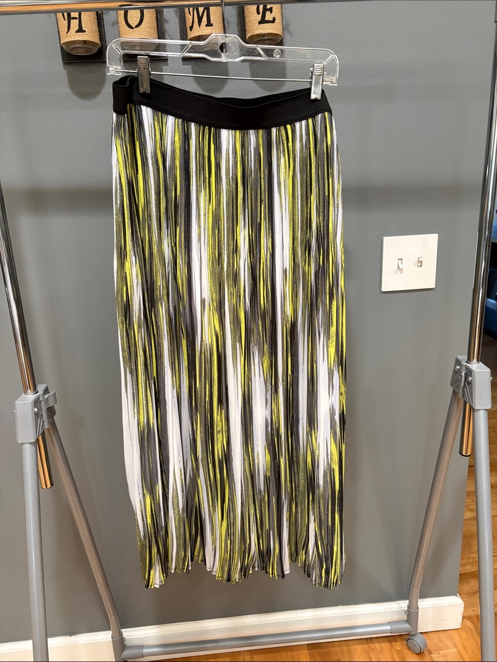 Notations Pleated Maxi Skirt in Yellow, Black & White